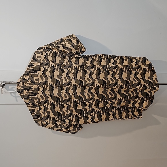 Batch Camouflage Short Sleeve Button Down - Picture 2 of 4